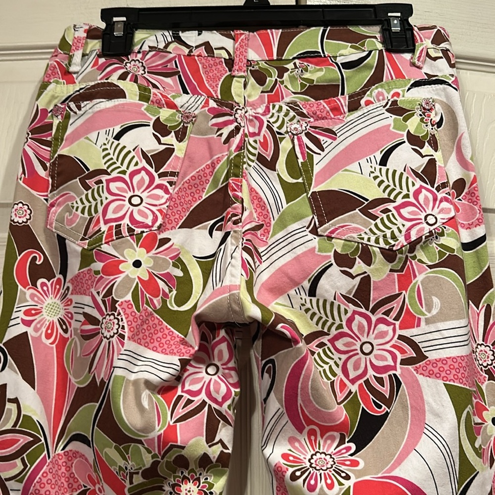 V Christina sz 10 Pink and Brown Floral Pants. Hem can be cuffed for cute look! - Picture 4 of 6